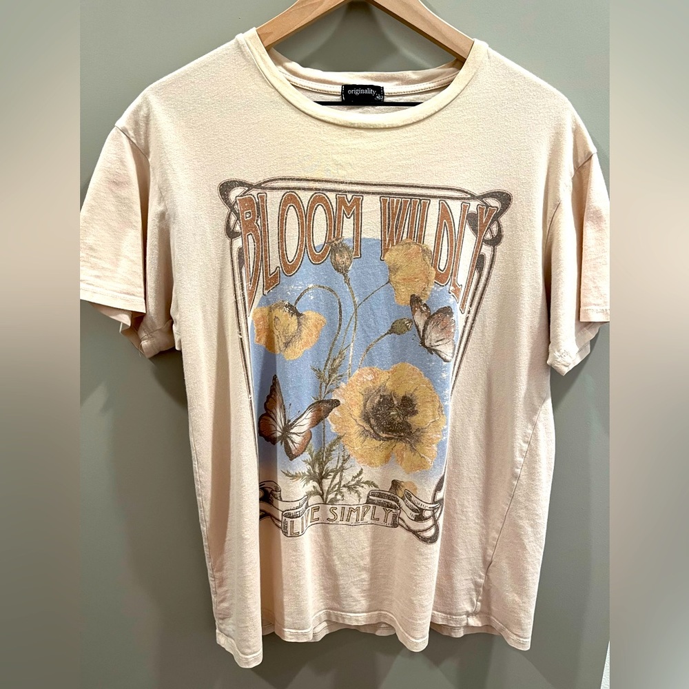 Women’s oversized graphic t shirt